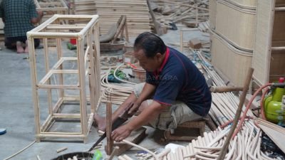 Berdayakan Hingga 6.000 Pengrajin Rotan, LPEI bersama Bea Cukai Resmikan Desa Devisa Rotan Sukoharjo