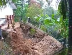 Akibat Hujan Deras, Tembok Penahan Bangunan di Trenggalek Ambrol