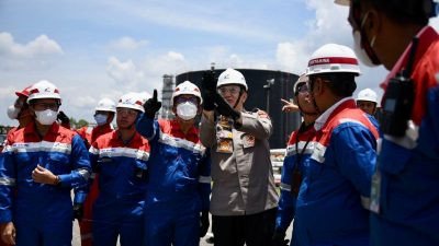 Kapolda Riau Tinjau Lokasi Kebakaran Kilang, Pertamina Pastikan Stok Minyak untuk Masyarakat Aman