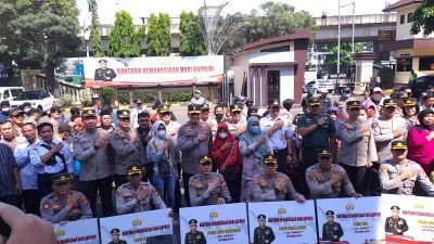 Wujud Kepedulian Kapolri ke Masyarakat, 2 Ribu Bansos Disebar ke Warga Jakarta Utara