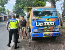Melanggar Jam Operasional, 19 Truk Terjaring Razia Satlantas Polres Lumajang