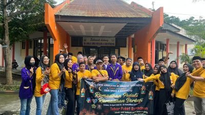Alumni SMAN 4 Bantaeng Angkatan 97 Bekerjasama dengan OSIS Bagikan Ratusan Paket Sembako