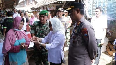 Sidak Harga dan Stok Bahan Pokok, Bupati Bojonegoro Sebut Akan Kaji Perbaikan Pasar