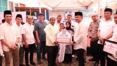 Dapat Rumah Gratis, Guru Honorer di Bantaeng Menangis Haru