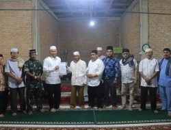 Safari Ramadhan di Masjid Nurul Huda Paroman Pasbar, Bupati Hamsuardi Serahkan Bantuan Rp 55 Juta