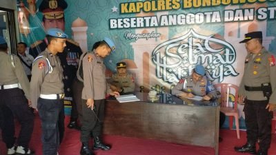 Cek Kesiapan Personel, Propam Polres Bondowoso Tinjau Sejumlah Pos Pengamanan Operasi Ketupat 2023