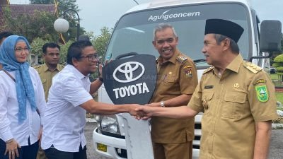 Pj Bupati Kamsol Terima 1 Unit Ambulance untuk Kecamatan Kampar Kiri Hulu