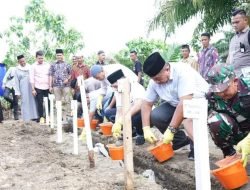 Wakil Bupati Asahan Letakkan Batu Pertama Pembangunan Musholla Siti Amin