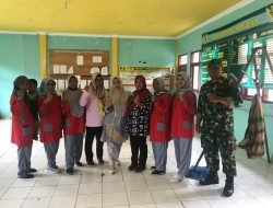 Babinsa Desa Gunungsari Pro Aktif Dampingi Posyandu di Desa Binaannya