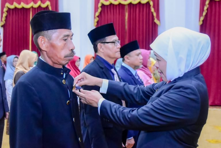 Gubernur Jatim Khofifah Indar Parawangsa
