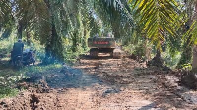 Pembukaan Badan Jalan Sentra Produksi di Desa Tanjung Dalam Kaur Tidak Dilengkapi Papan Informasi, Progres Pekerjaan Sudah 90 Persen