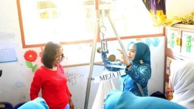 Ketua PKK Labuhanbatu dan Sekretaris PPK Provinsi Kunjungi Desa Pondok Batu