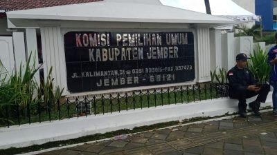 Keamanan KPUD Kabupaten Jember Usir Wartawan