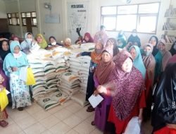 Bulog Purwonegoro Mulai Salurkan Bantuan Pangan Tahap Dua ke 1000 KPM di Banjarnegara