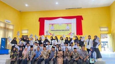 Bupati Pultab Menyerahkan Secara Resmi SK 100 Persen PNSD