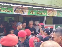 Ganjar Pranowo Sarapan Pagi di Warung Sederhana Pojokan Alun-alun Jember