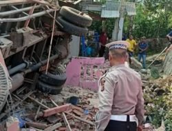 Truk Tabrak Rumah di Bogor, 1 Orang Meninggal