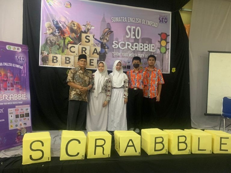 Kepala Sekolah SMAN 1 Kota Dumai