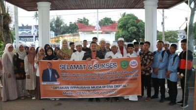 Bupati Tapsel Berangkatkan 20 Peserta Santripreneur dan SMA/SMK Sederajat ke Medan