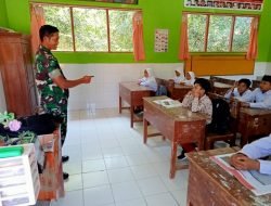 Tanamkan Wawasan Kebangsaan Sejak Usia Dini, Babinsa Koramil 0826-08 Palengaan Pamekasan Datangi SDN Angsanah 1