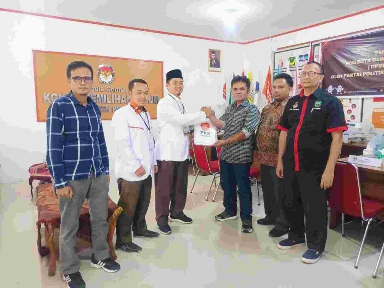 Ketua DPD Partai Keadilan Sejahtera Kabupaten Pasaman