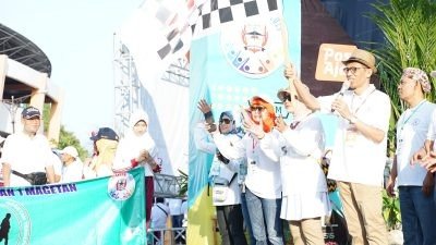 Jalan Sehat 4000 Langkah dalam Rangka Reuni Akbar SMAN 1 Magetan