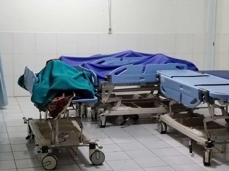 Truk Pengangkut Pekerja Tebu