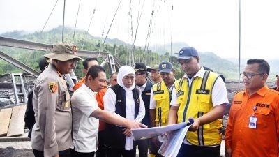 Pasca Banjir Lahar, Bupati Lumajang Dampingi Gubernur Jatim Tinjau Sejumlah Kerusakan Infrastruktur dan Fasilitas Umum