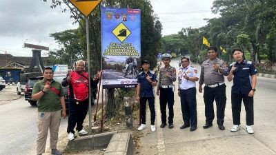 Astra Motor Kaltim 2 Bersama Dinas Perhubungan, Satlantas dan PCX Owner Samarinda Pasang Rambu Himbauan