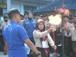 Perkenalkan Program SMS ke Pelajar, Satpol PP dan Damkar Banjarnegara Datangi SMK Cokroaminoto 2