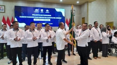 Lantik Kepengurusan, Ketua KADIN Jember Ingin Bantu Pemasaran UMKM Lintas Negara
