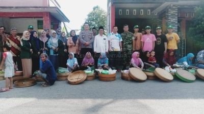 Ratusan Tenong Tertata Rapi, Dalam Tradisi Sedekah Bumi Desa Jalatunda di Banjarnegara