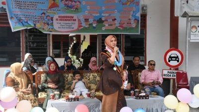 Hadiri Roadshow 15 Kecamatan, Bunda PAUD Tapsel Imbau Orang Tua Ajak Anaknya Gemar Membaca Buku