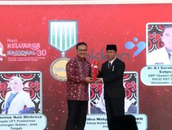 Bupati dan Ketua Tim Penggerak PKK Lampung Menerima Penghargaan Manggala Karya Kencana Tahun 2023