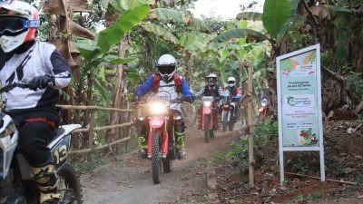 Hobi Terabasan, Begini Teknik Aman dan Nyaman Naik Motor Trail