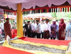 Bupati Tapsel Dampingi Gubernur Sumut Ziarah ke Makam Namora Pande Bosi