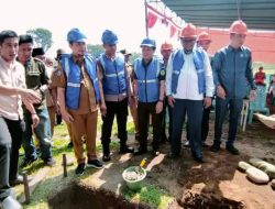 Pembangunan Dimulai, Plt Bupati Kaur Herlian Muhrim Melakukan Peletakan Batu Pertama Proyek Ikon Kota Bintuhan