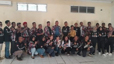 Ketua LSM Barak Indonesia Bogor Raya Serahkan SK Marcab Gunung indur