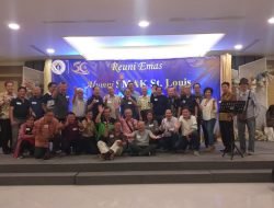 Setelah 50 Tahun Berpisah, Alumni SMA Katholik St. Louis Surabaya Menggelar Reuni Emas