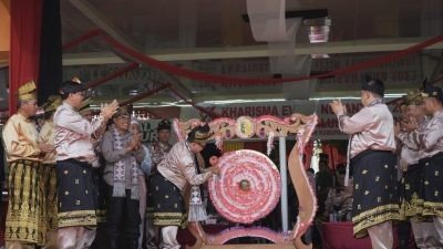 Ribuan Masyarakat Saksikan Pembukaan Festival Pacu Jalur 2023 di Kuansing