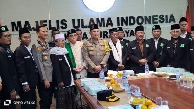 Silaturahmi Serentak, Kapolrestabes Surabaya dan Pejabat Utama Sambangi Toga dan Tomas