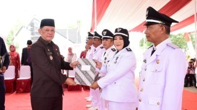 Pj Bupati Tubaba Lantik 8 Pj Kepala Desa dan 1 Kati PAW, Ini Harapnya