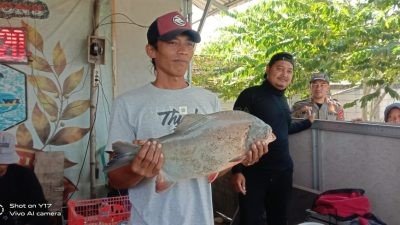 Cara Satpol PP Ngawi Sosialisasi Rokok Ilegal, Adakan Mancing Bersama di Kolam Pemancingan Tirta Graha Diikuti 2.000 Peserta