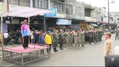 Wali Kota Padangsidimpuan Pimpin Kegiatan Gotong Royong di Kawasan Jalan Thamrin
