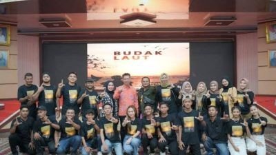 Bupati Rohil Nobar Pemutaran Perdana Film “Budak Laut” Karya Anak Negeri