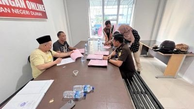 JPU Kejari Dumai Terima Pelimpahan Perkara TPPU dan Narkotika dengan Barang Bukti Uang Rp 3 Miliar