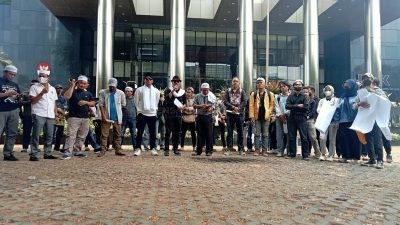 KPK RI Digeruduk Puluhan Massa Terkait Kasus Korupsi di Kabupaten Bangkalan