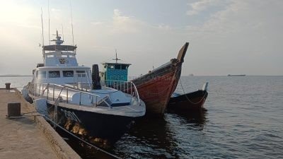 KKP Dumai Amankan Tiga Kapal Kayu Penambang Pasir Ilegal di Perairan Bengkalis