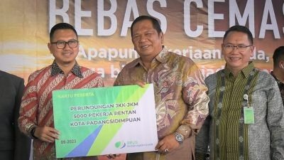 Wali Kota Irsan Efendi Nasution Terima Penghargaan dari BPJS Ketenagakerjaan Cabang Padangsidimpuan