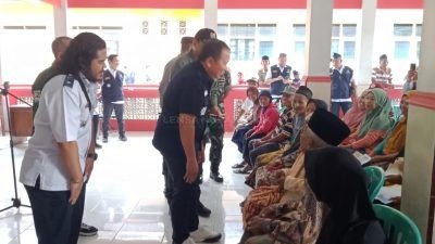 Bupati Jember Tinjau Langsung Penyaluran BLT DBHCHT di Desa Plalangan